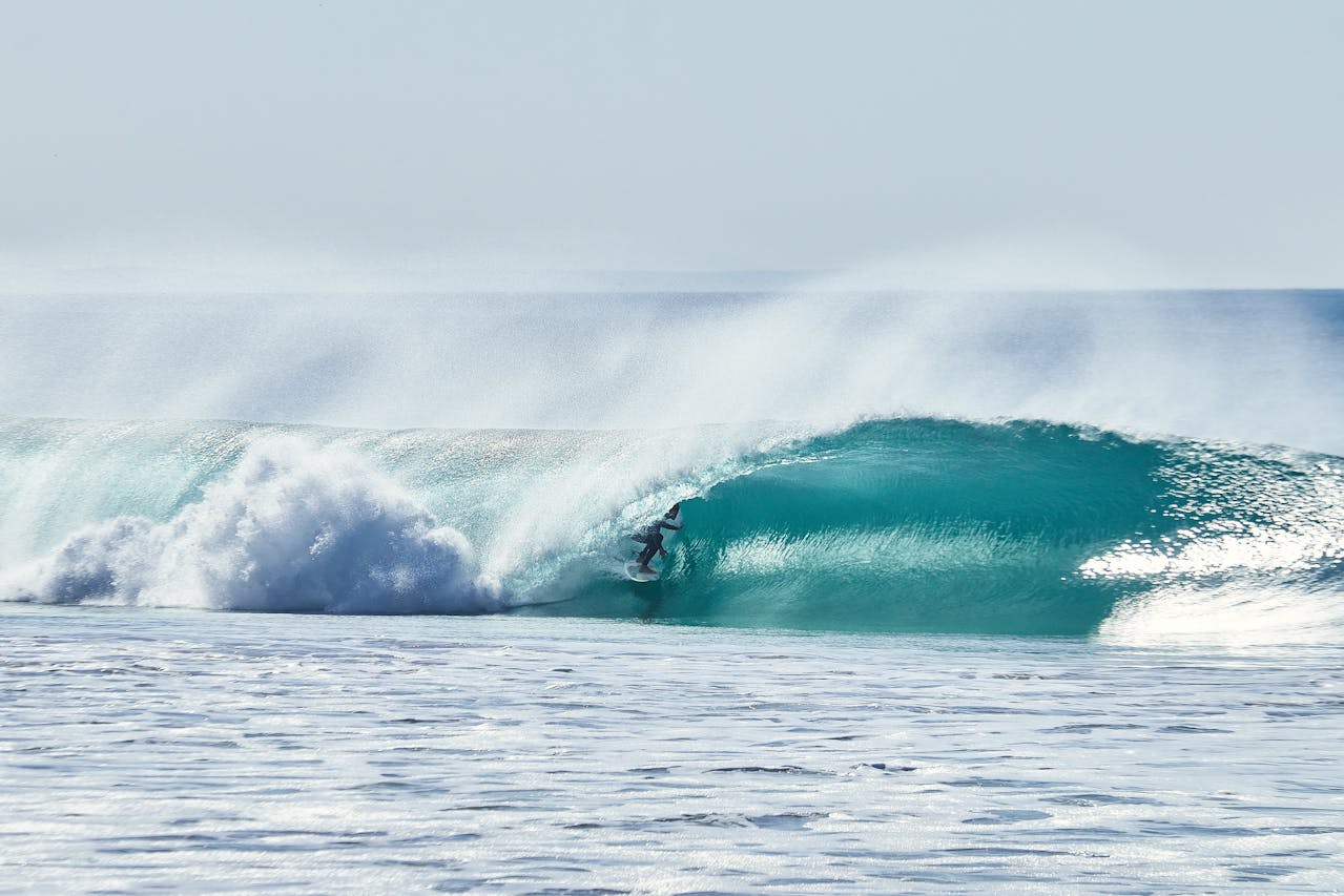 Wave Science: Understanding the Legendary Supertubos in Peniche