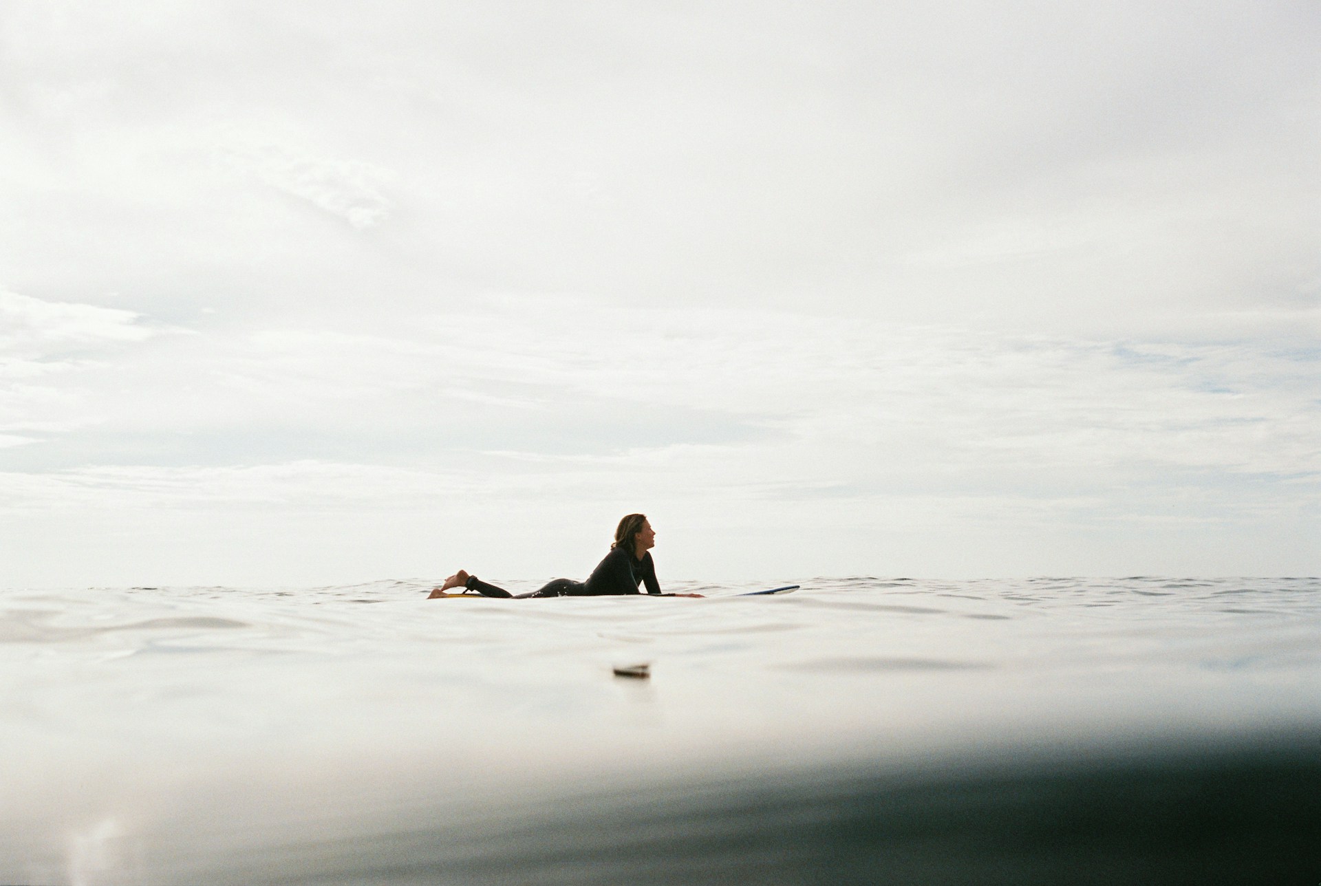 Women in Portugal’s Surf Competitions: Breaking Barriers